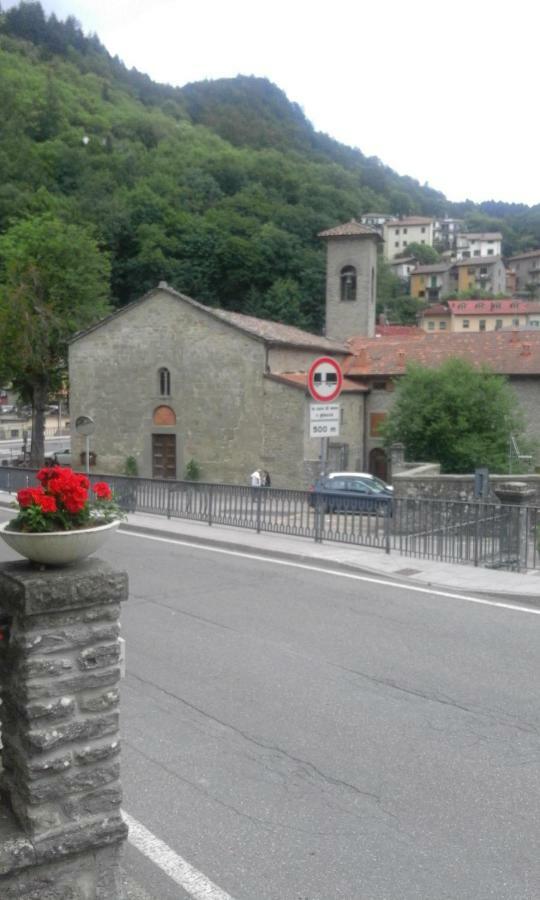 La Foresta Albergo Ristorante Pizzeria Badia Prataglia Exterior foto